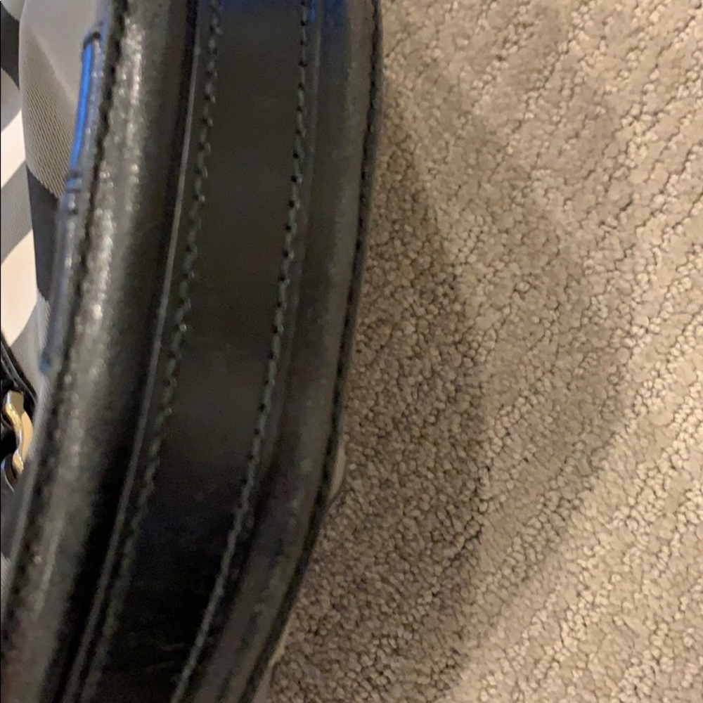 Burberry Nova Check Hobo Bag - Picture 3 of 8